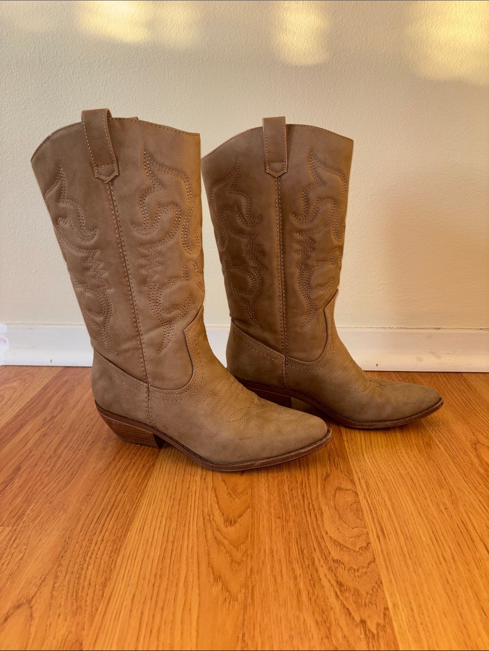 Tan Western Heeled Cowboy Boots